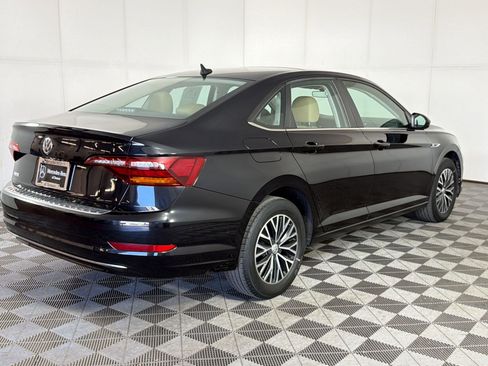 Used 2019 Volkswagen Jetta SEL w/ Cold Weather Package FWD image 7