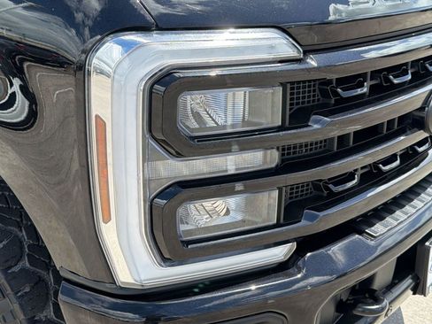 Certified 2024 Ford F250 Lariat w/ Lariat Ultimate Package AWD/4WD image 11