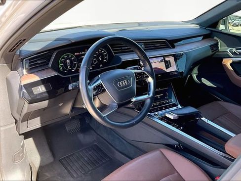 Used 2022 Audi e-tron Premium Plus w/ Premium Plus Package image 13