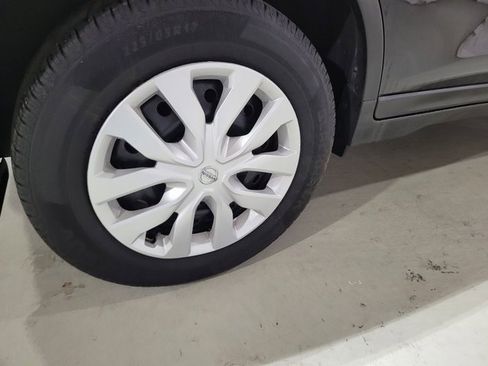 Used 2016 Nissan Rogue SV image 21