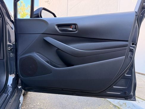 Used 2025 Toyota Corolla LE image 28