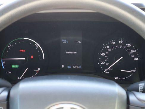 Used 2024 Toyota Sienna LE image 27