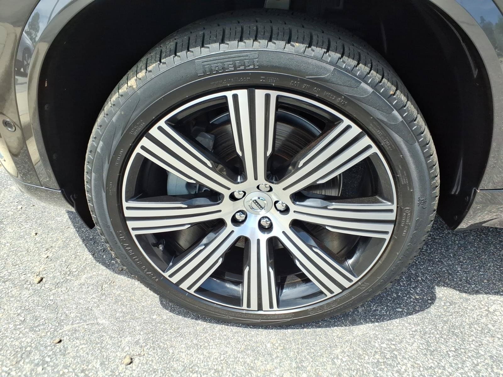 Certified 2024 Volvo XC90 T8 Plus w/ Protection Package Premier AWD/4WD image 11