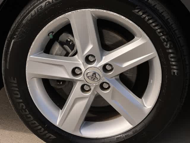 Used 2012 Toyota Camry SE FWD image 9