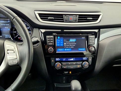 Used 2016 Nissan Rogue SL image 17