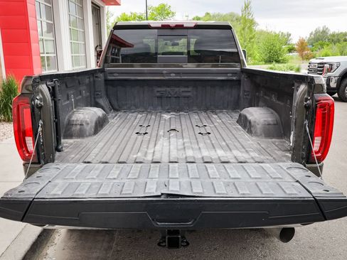 Used 2022 GMC Sierra 2500 SLT w/ SLT Preferred Package AWD/4WD image 5