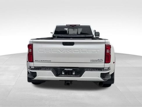 Used 2024 Chevrolet Silverado 3500 High Country w/ Technology Package AWD/4WD image 4