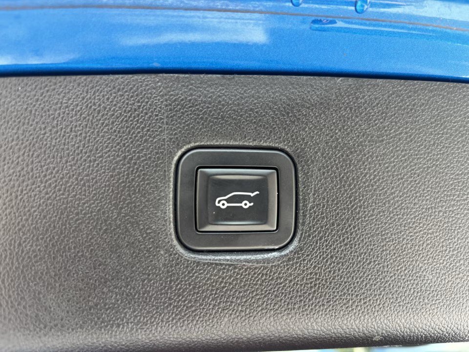 Used 2020 Chevrolet Blazer RS FWD image 36