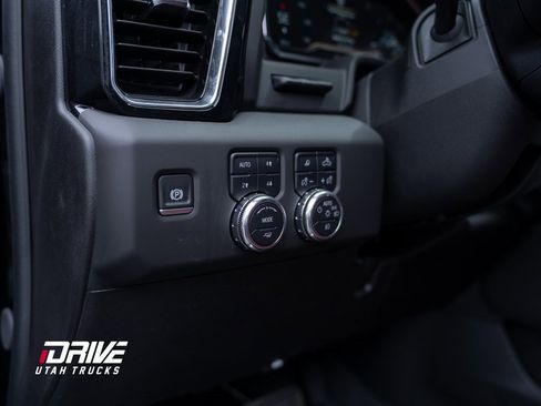 Used 2025 GMC Sierra 3500 Denali Ultimate image 35