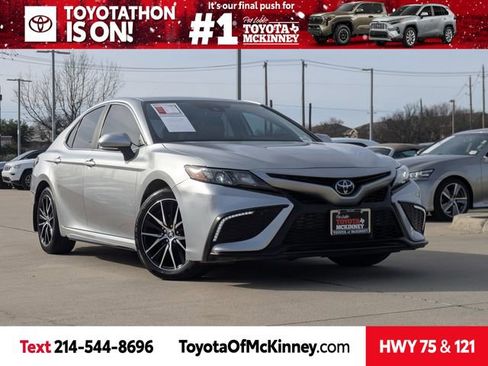 Used 2023 Toyota Camry SE image 1