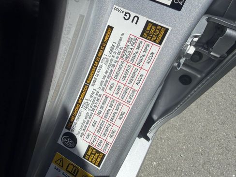Used 2022 Toyota Prius Prime Limited FWD image 59