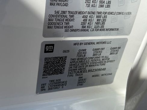 Used 2025 GMC Sierra 1500 AT4 image 29