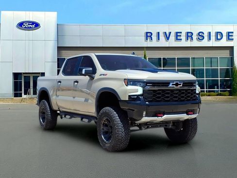 Used 2022 Chevrolet Silverado 1500 ZR2 w/ Technology Package AWD/4WD image 1