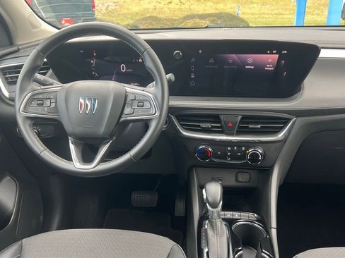 Certified 2025 Buick Encore GX Preferred FWD image 24
