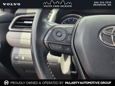 Used 2022 Toyota Camry SE FWD image 22