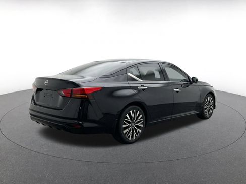 Used 2025 Nissan Altima 2.5 SV FWD image 9