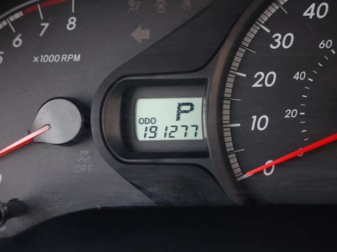 Used 2014 Toyota Sienna LE FWD image 45