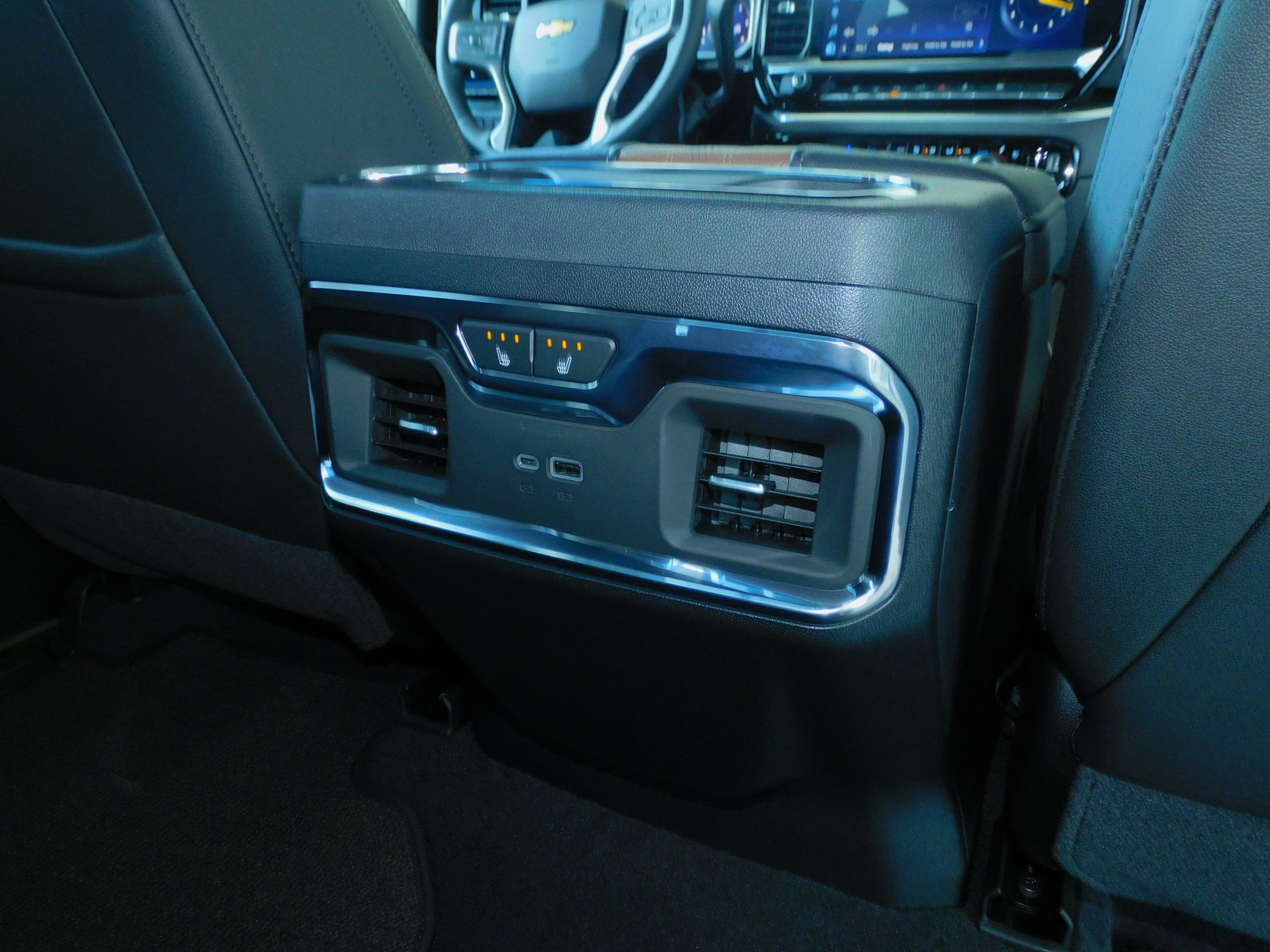 New 2026 Chevrolet Silverado 2500 High Country w/ High Country Premium Package AWD/4WD image 32