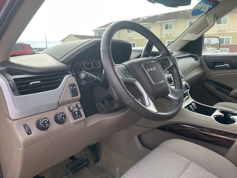 Used 2016 GMC Yukon SLE w/ HD Trailering Package image 17
