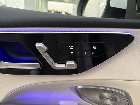 Certified 2025 Mercedes-Benz C 300 4MATIC Sedan image 19