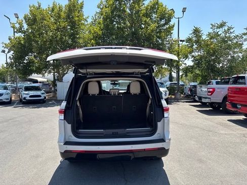 Used 2022 Lincoln Navigator Reserve AWD/4WD image 47