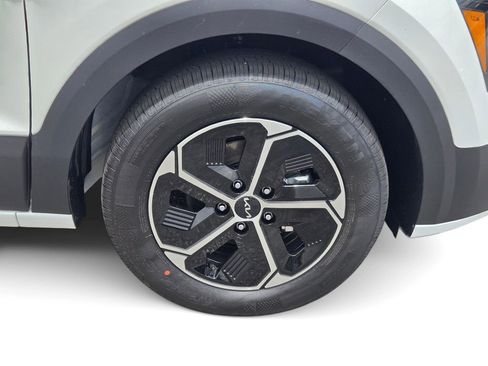 New 2026 Kia Niro LX FWD image 6