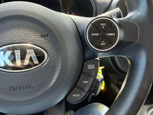 Used 2017 Kia Soul FWD image 13