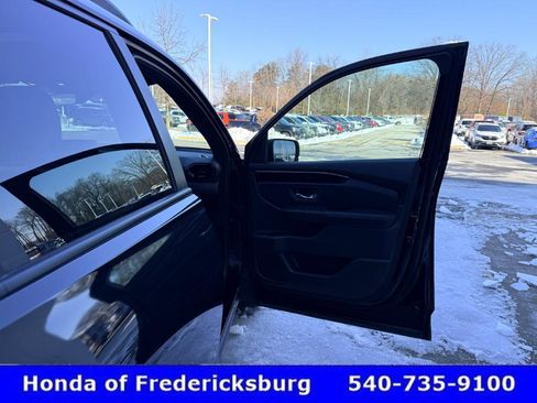 Used 2023 Honda Pilot TrailSport image 19
