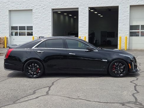 Used 2018 Cadillac CTS V w/ Carbon Fiber Package RWD image 6