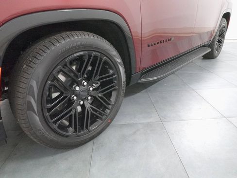 New 2025 Jeep Wagoneer L Series II w/ Convenience Group I image 35