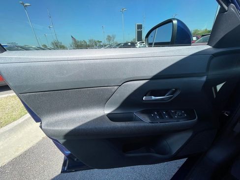 Used 2025 Nissan Kicks SV image 28