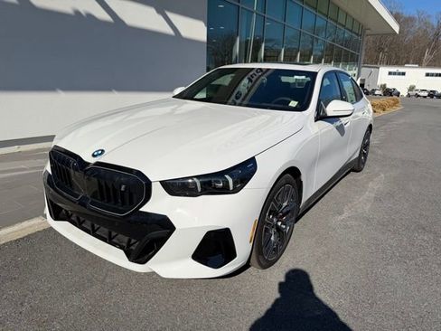 New 2026 BMW i5 eDrive40 w/ M Sport Package image 3