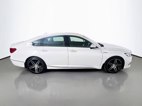 Used 2022 Honda Accord Touring image 9