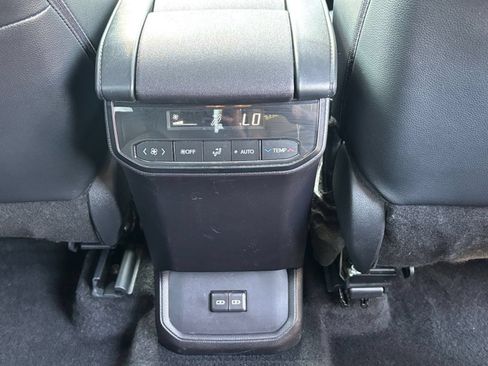 Used 2025 Toyota Highlander XSE AWD/4WD image 25