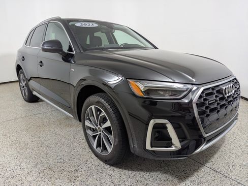 Used 2023 Audi Q5 2.0T Premium w/ Convenience Package AWD/4WD image 1