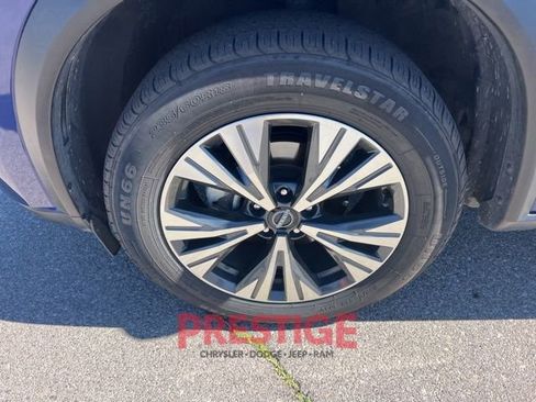 Used 2023 Nissan Rogue SV image 11