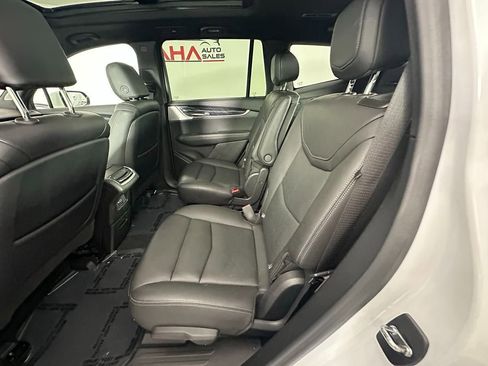 Used 2023 Cadillac XT6 Premium Luxury image 19