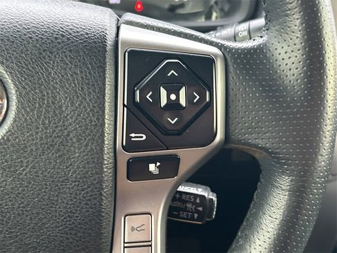 Used 2022 Toyota 4Runner SR5 Premium image 39