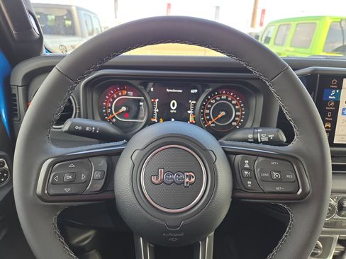 New 2026 Jeep Gladiator Mojave w/ Safety Group image 8