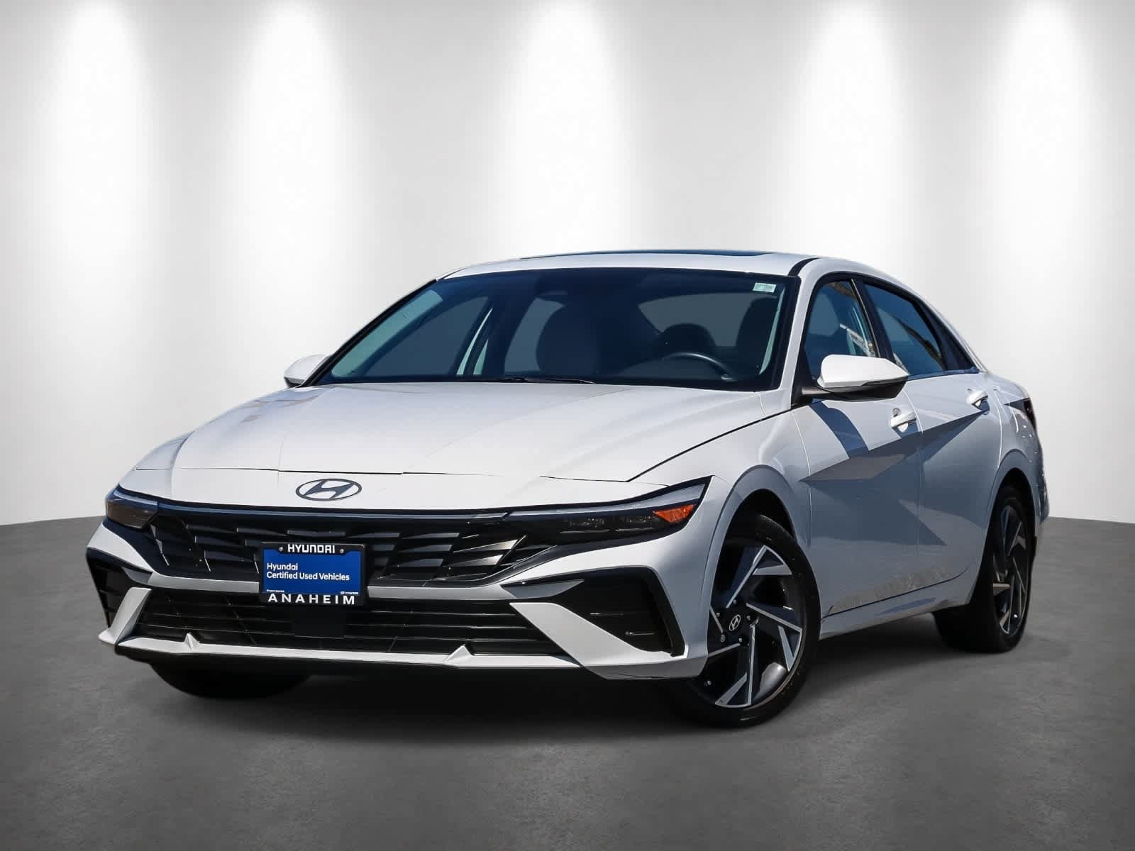 Used 2025 Hyundai Elantra Limited FWD image 1