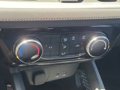 Certified 2025 Chevrolet TrailBlazer LT AWD/4WD image 30