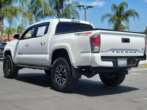 Used 2020 Toyota Tacoma TRD Sport AWD/4WD image 4