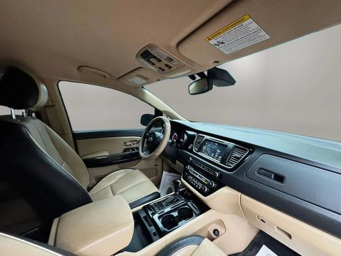 Used 2016 Kia Sedona SX FWD image 17