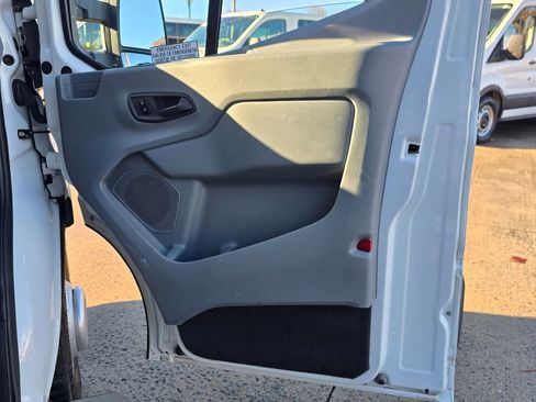 Used 2017 Ford Transit 350 XLT image 31