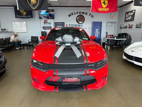Used 2017 Dodge Charger R/T RWD image 5