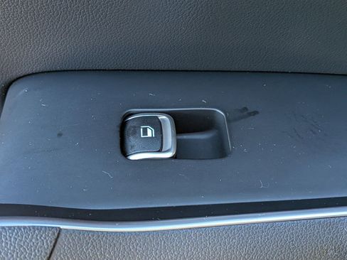 Used 2022 Kia Sorento S image 29