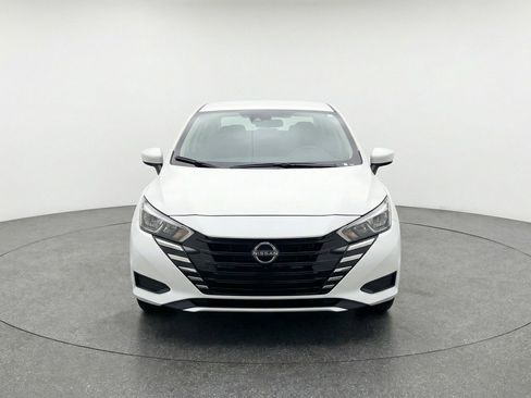 Used 2025 Nissan Versa SV FWD image 2