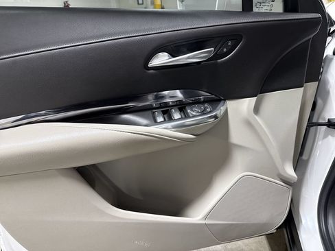 Used 2019 Cadillac XT4 Luxury w/ Cold Weather Package AWD/4WD image 20