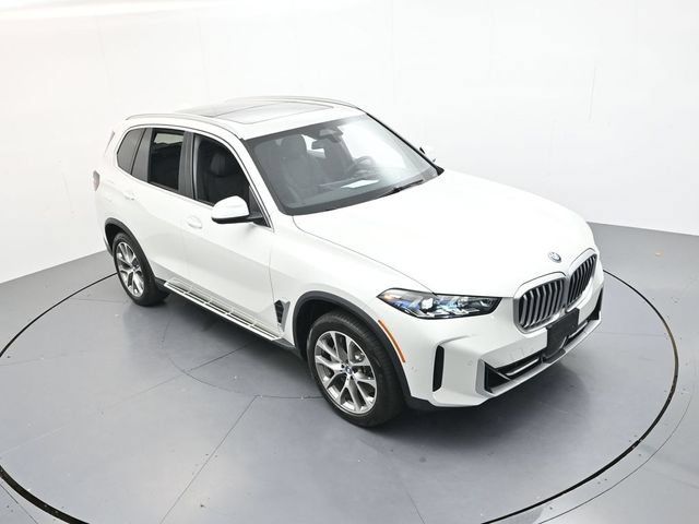 Used 2025 BMW X5 xDrive50e AWD/4WD image 35