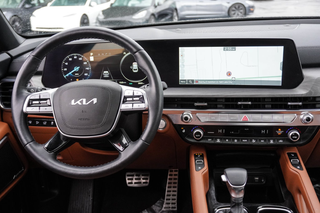 Used 2025 Kia Telluride SX X-Line AWD/4WD image 2